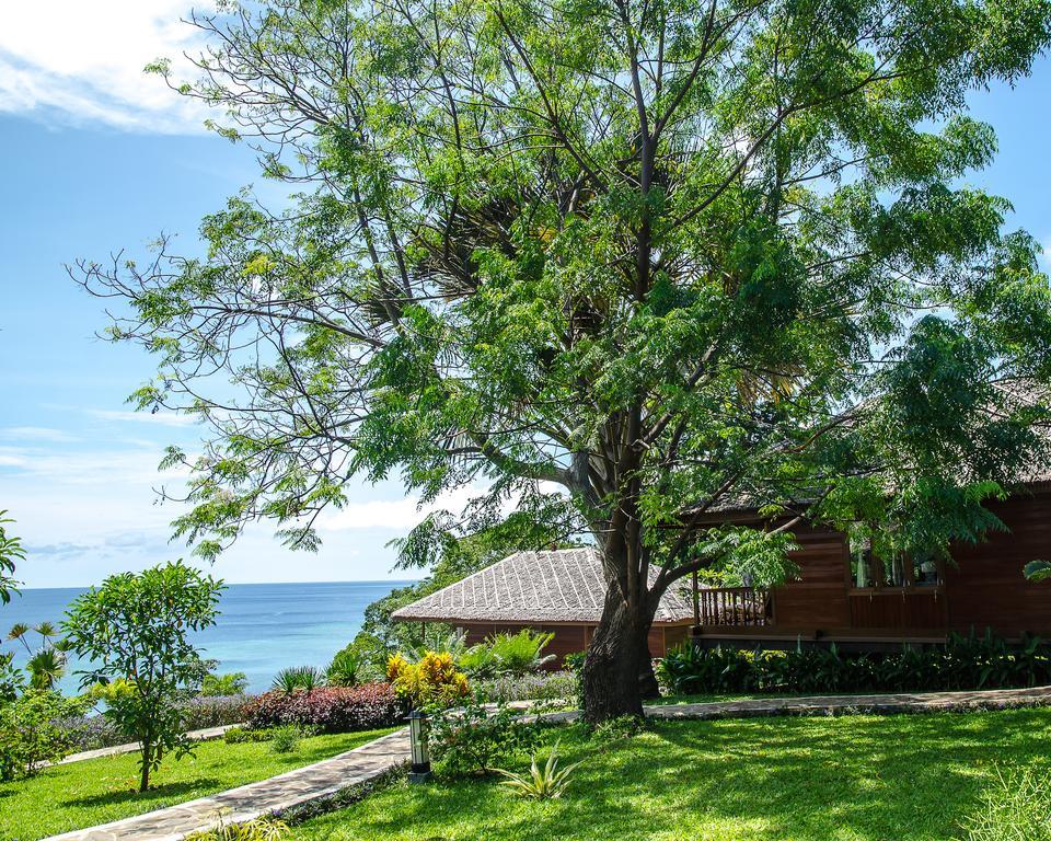 Bunaken Oasis Dive Resort And Spa Exterior photo